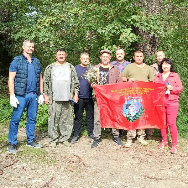 Участники СВО и ветераны «Боевого братства» организовали субботник в Апшеронске